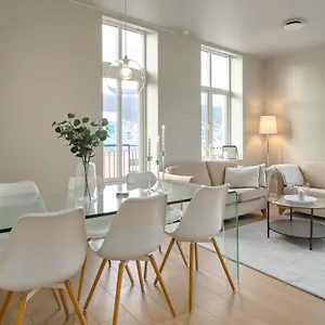 Apartment Elegant Center - Ideal For Business Or Leisure Travelers, Bergen