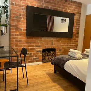 https://stunning-one-b-r-apartment-city-centre.yorkshirehotels.net