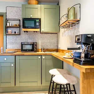 https://the-beehive.yorkshirehotels.net