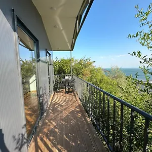 https://villa-lake-escape.albaniahotels.org